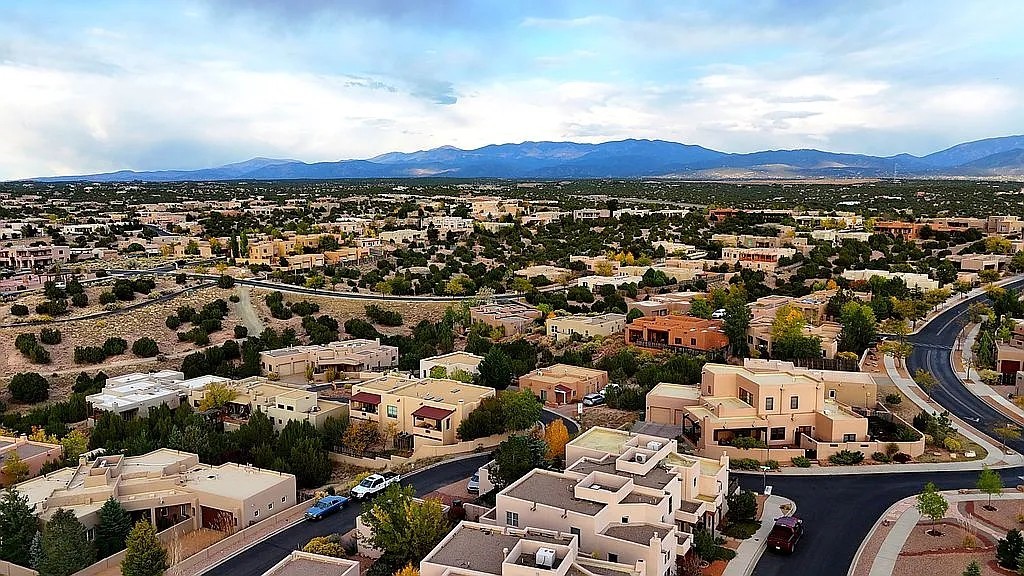 4 Calle Las Casas, Santa Fe, New Mexico image 17