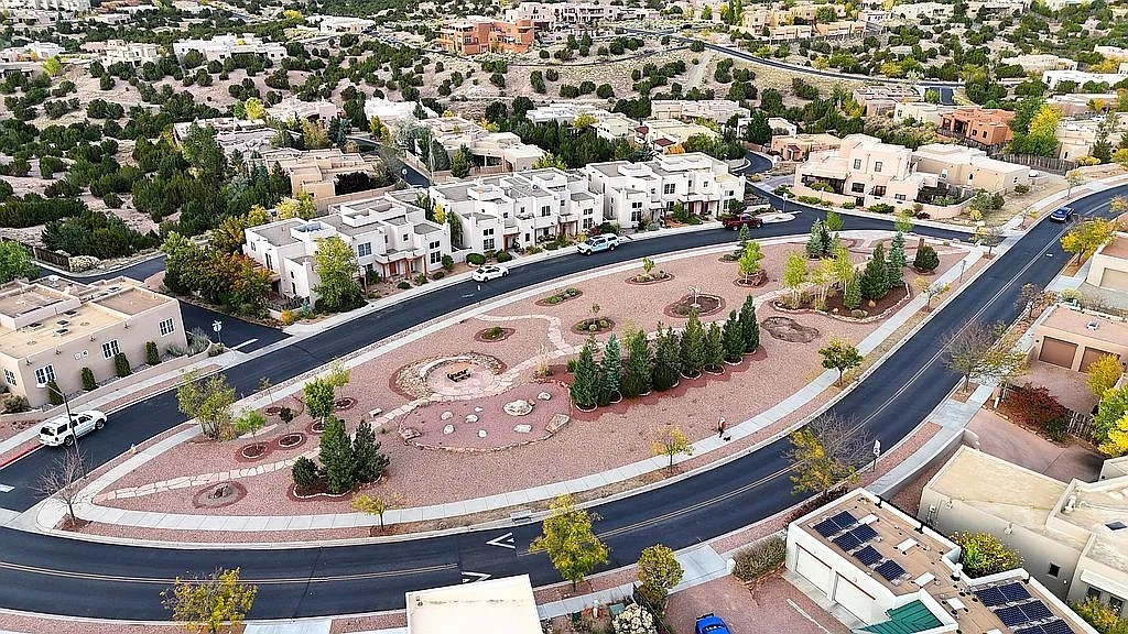 4 Calle Las Casas, Santa Fe, New Mexico image 15