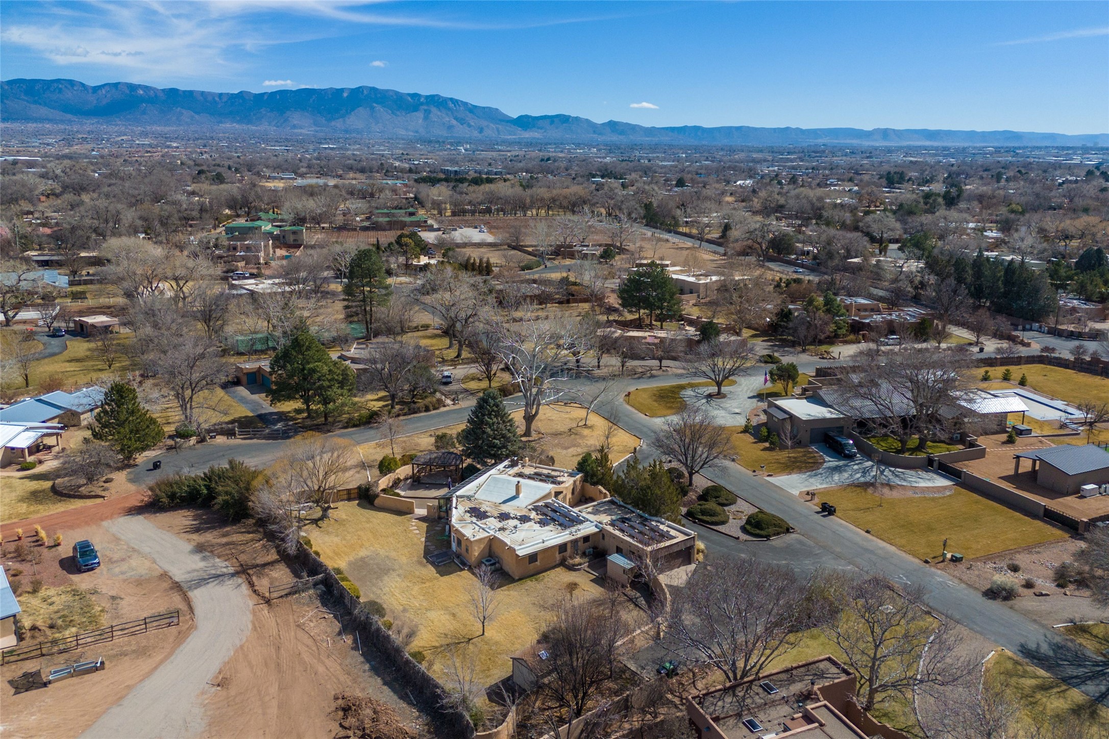 1104 El Alhambra Circle, Los Ranchos, New Mexico image 44