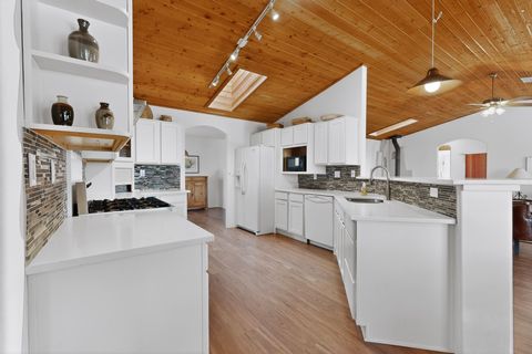 Tiny photo for 10 Blue Mesa Road, Santa Fe, NM 87508 (MLS # 202602004)