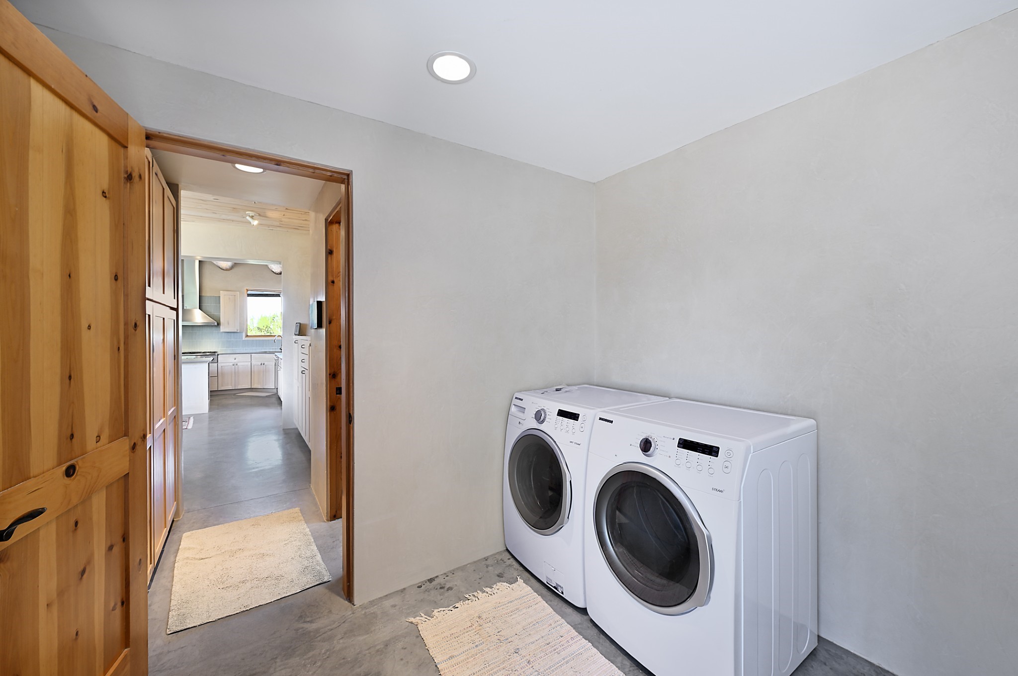 25 Shawnodese, Santa Fe, New Mexico image 18