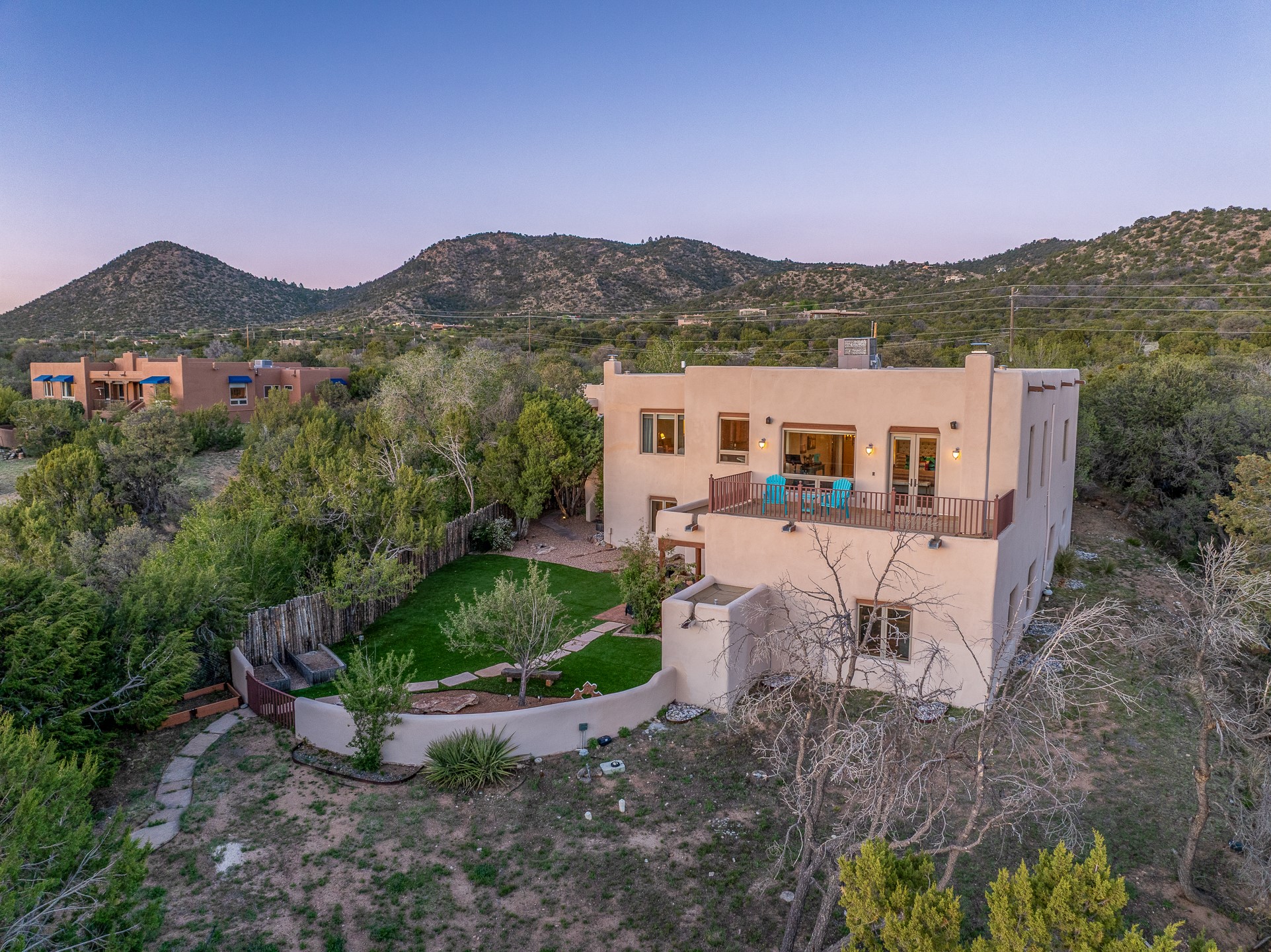 Santa Fe, New Mexico 87505, United States, 5 Bedrooms Bedrooms, ,4 BathroomsBathrooms,Residential,Active,141201