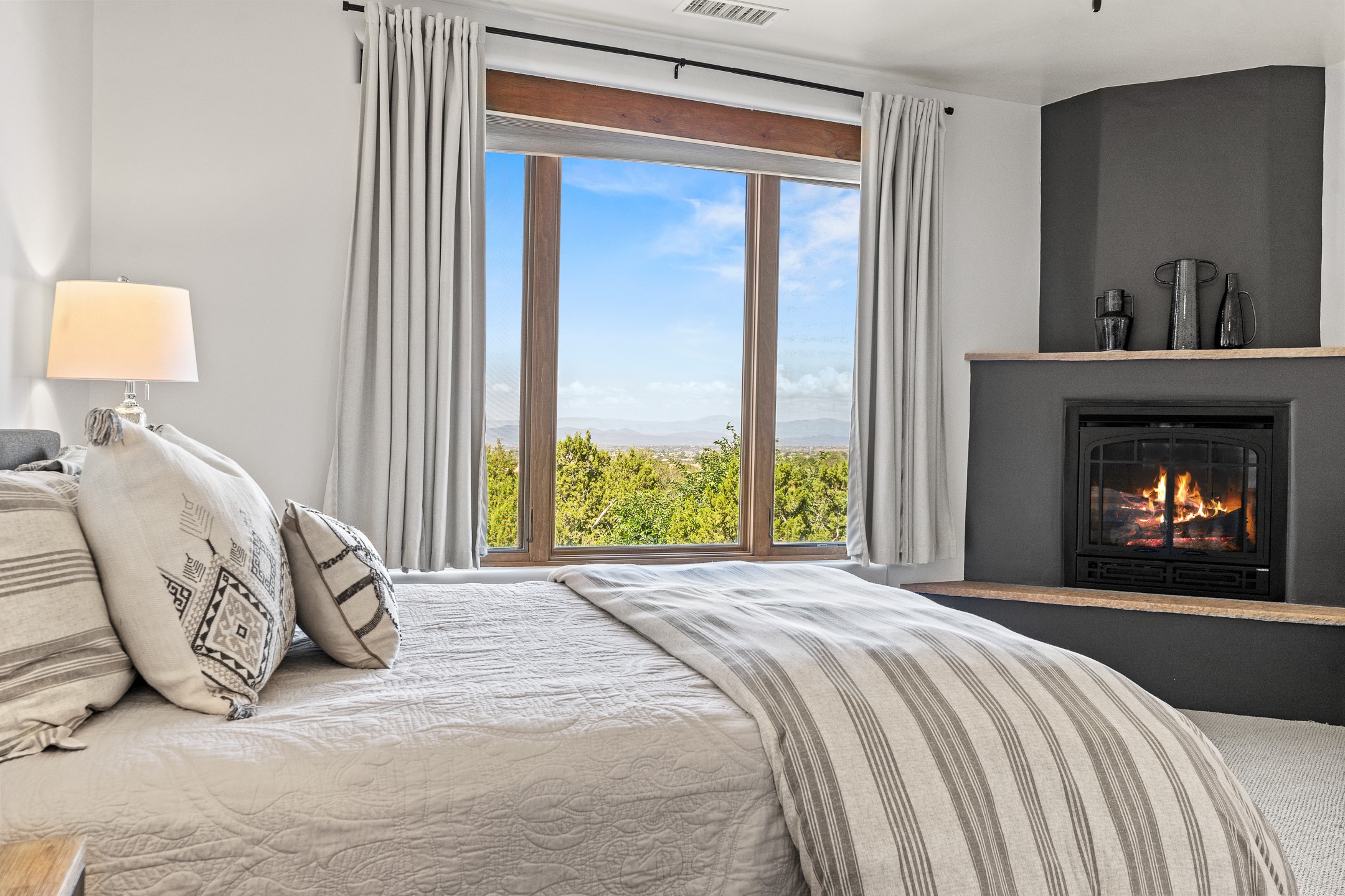 Santa Fe, New Mexico 87505, United States, 5 Bedrooms Bedrooms, ,4 BathroomsBathrooms,Residential,Active,141201