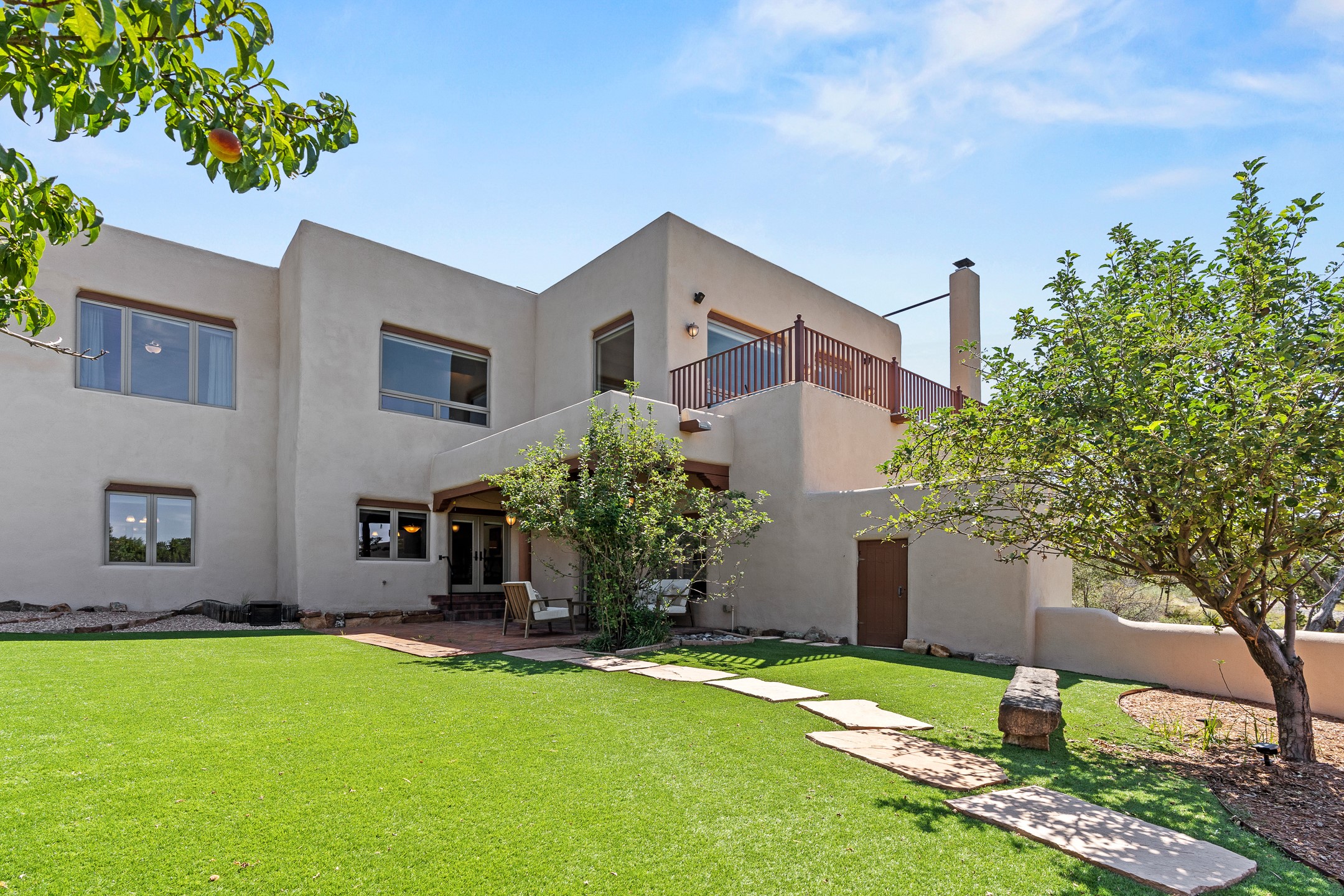 Santa Fe, New Mexico 87505, United States, 5 Bedrooms Bedrooms, ,4 BathroomsBathrooms,Residential,Active,141201