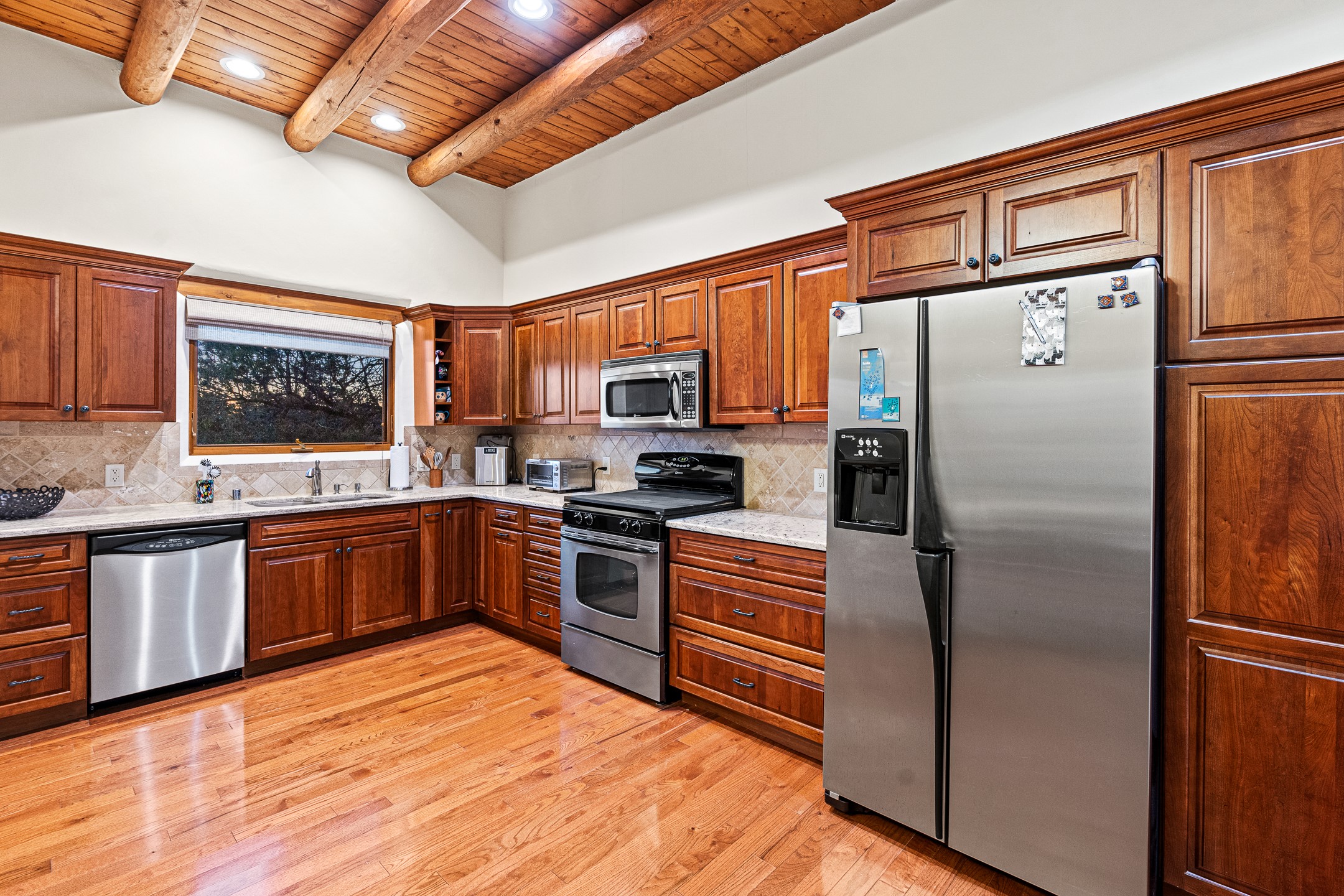 Santa Fe, New Mexico 87505, United States, 5 Bedrooms Bedrooms, ,4 BathroomsBathrooms,Residential,Active,141201