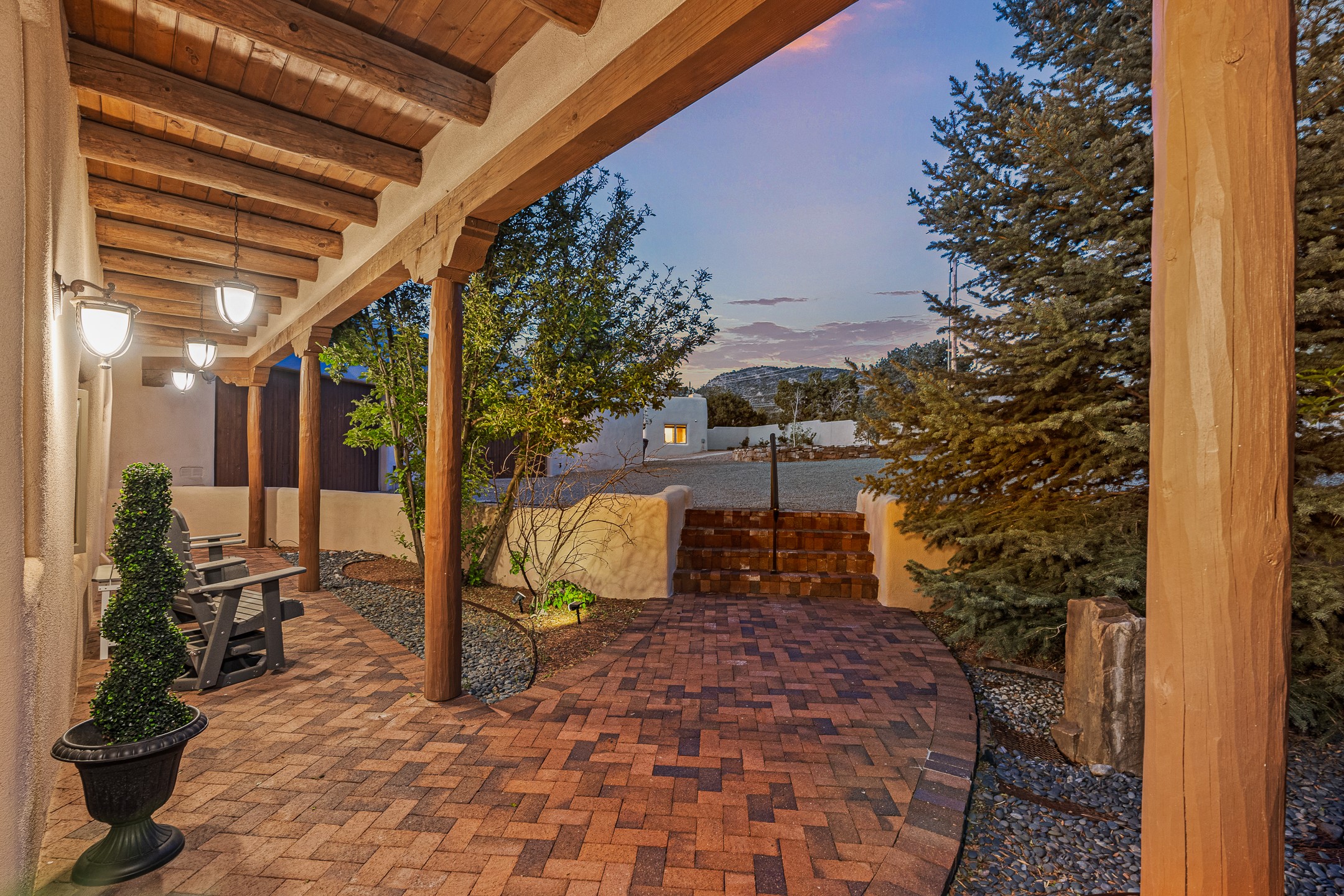 Santa Fe, New Mexico 87505, United States, 5 Bedrooms Bedrooms, ,4 BathroomsBathrooms,Residential,Active,141201