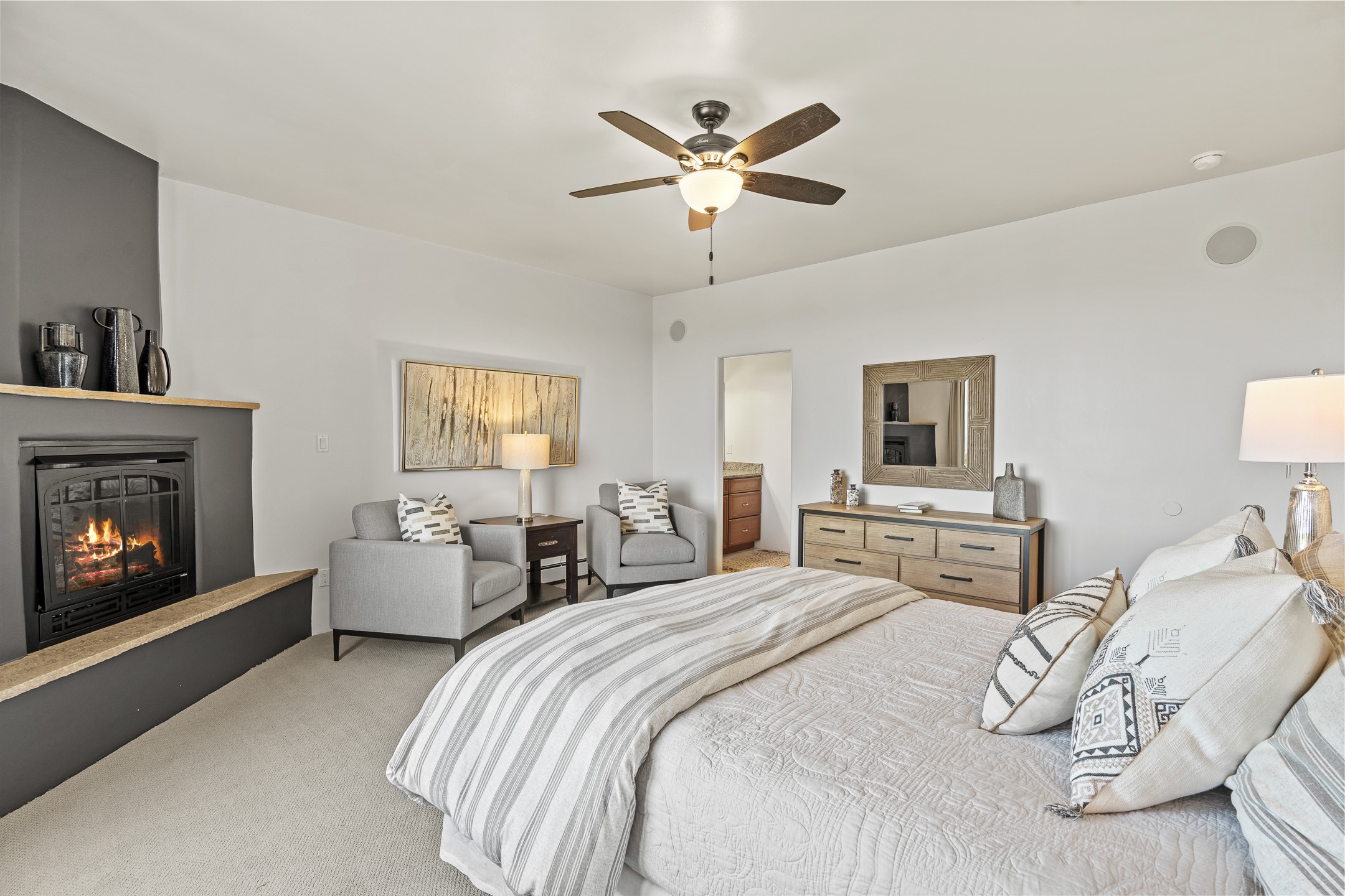 Santa Fe, New Mexico 87505, United States, 5 Bedrooms Bedrooms, ,4 BathroomsBathrooms,Residential,Active,141201