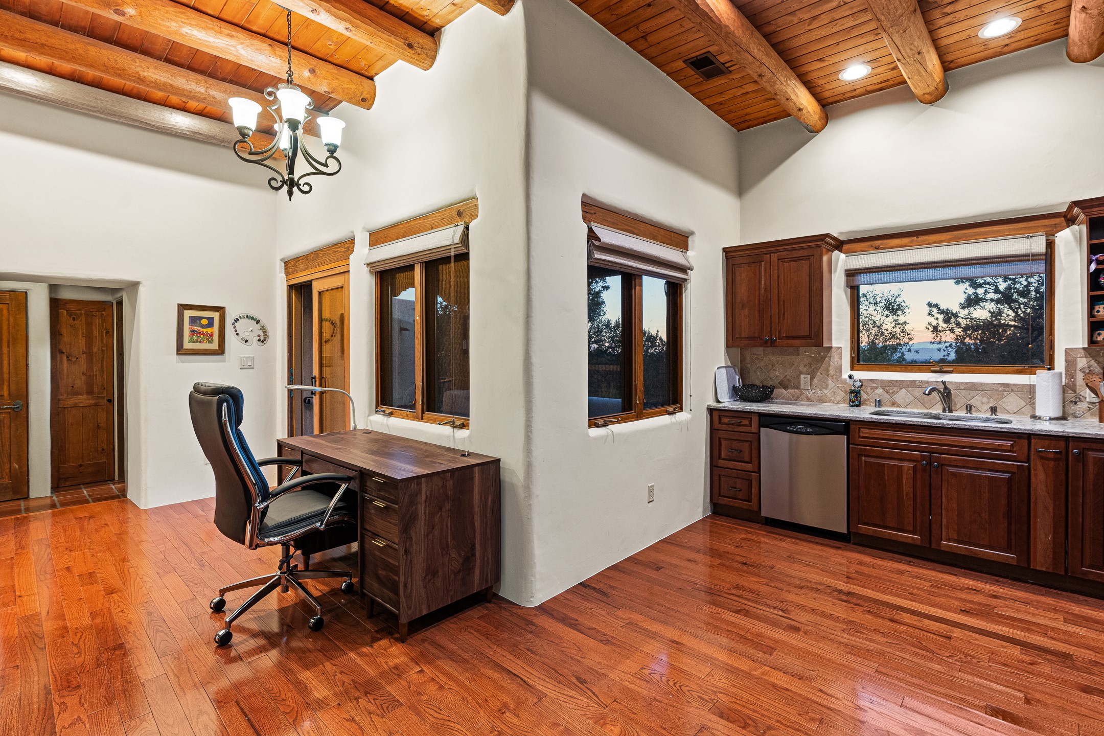 Santa Fe, New Mexico 87505, United States, 5 Bedrooms Bedrooms, ,4 BathroomsBathrooms,Residential,Active,141201