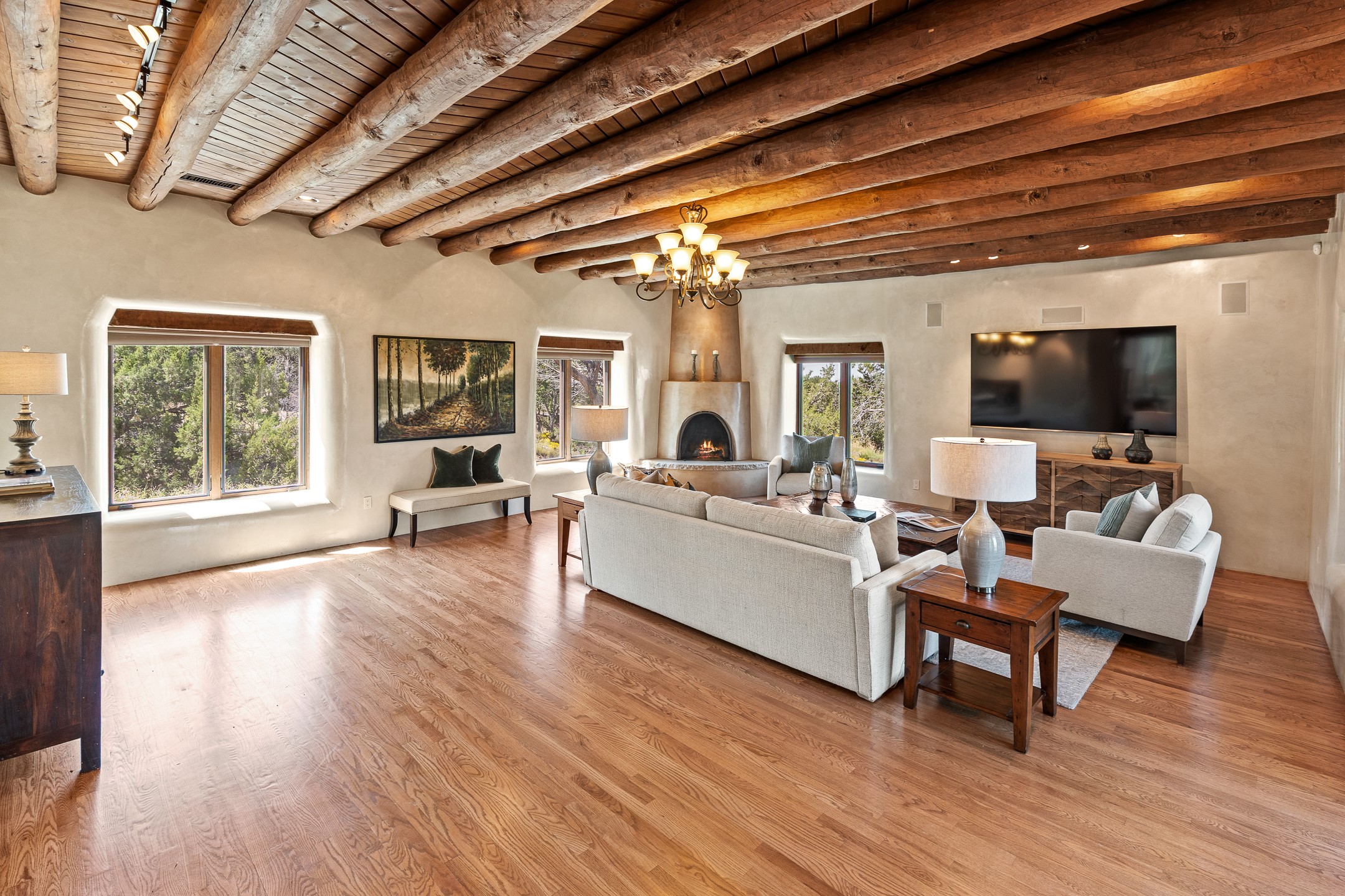 Santa Fe, New Mexico 87505, United States, 5 Bedrooms Bedrooms, ,4 BathroomsBathrooms,Residential,Active,141201