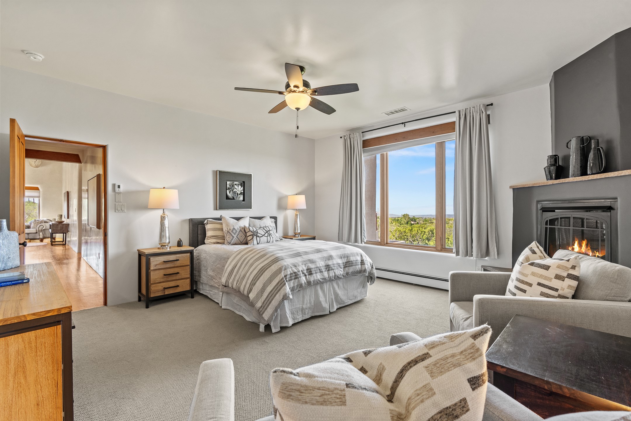 Santa Fe, New Mexico 87505, United States, 5 Bedrooms Bedrooms, ,4 BathroomsBathrooms,Residential,Active,141201