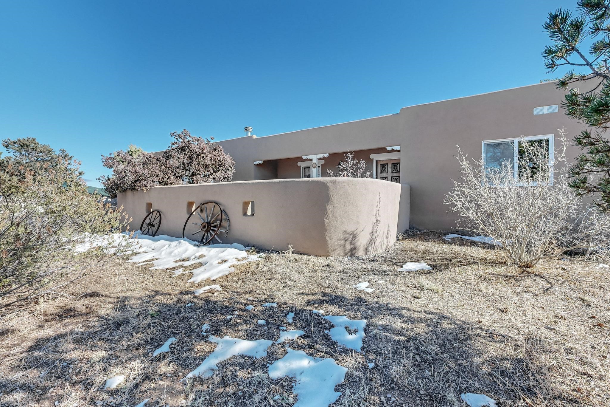 13 Conchas Loop Loop, Santa Fe, New Mexico image 2