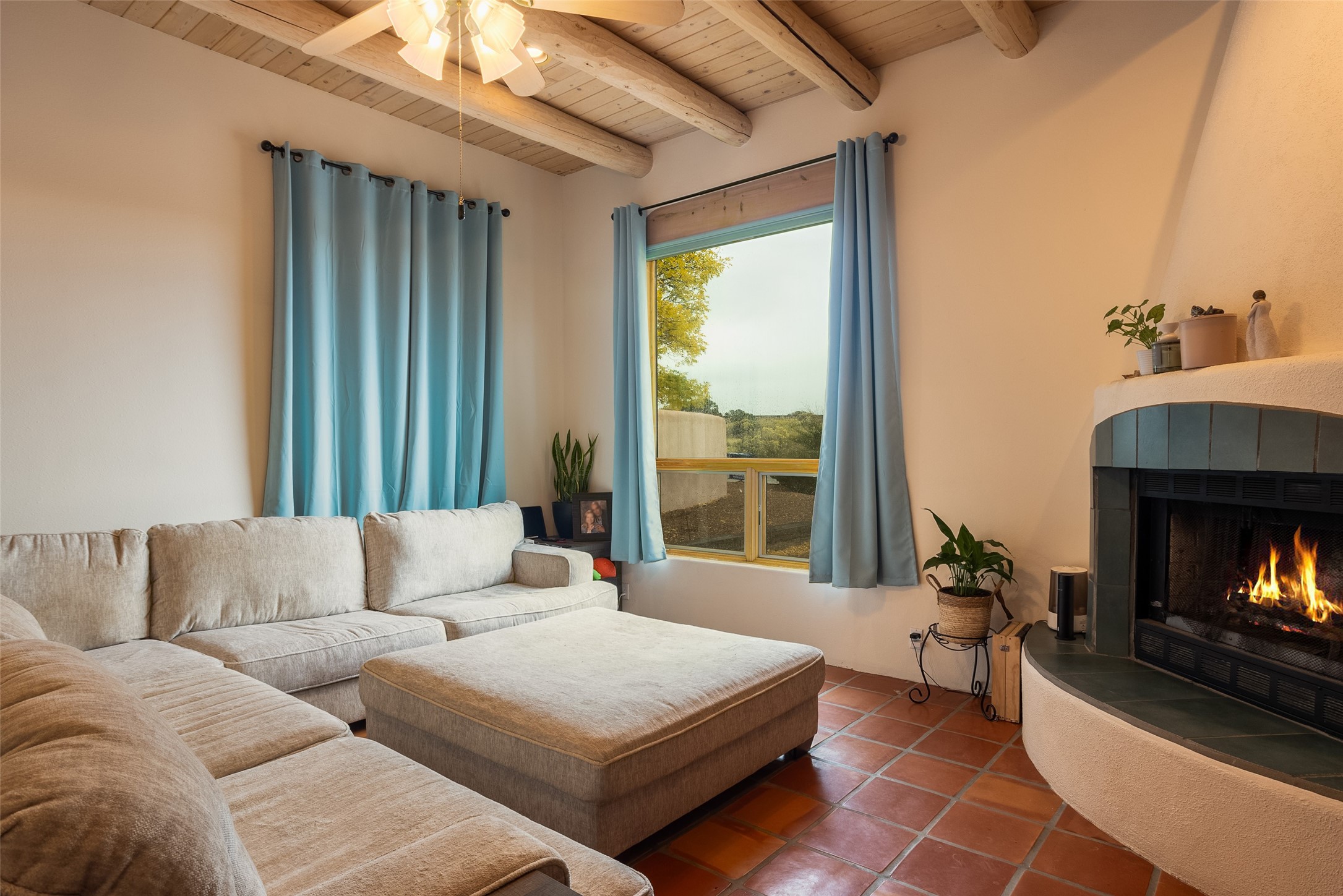 Santa Fe, New Mexico 87507, United States, 3 Bedrooms Bedrooms, ,2 BathroomsBathrooms,Residential,Active,32436