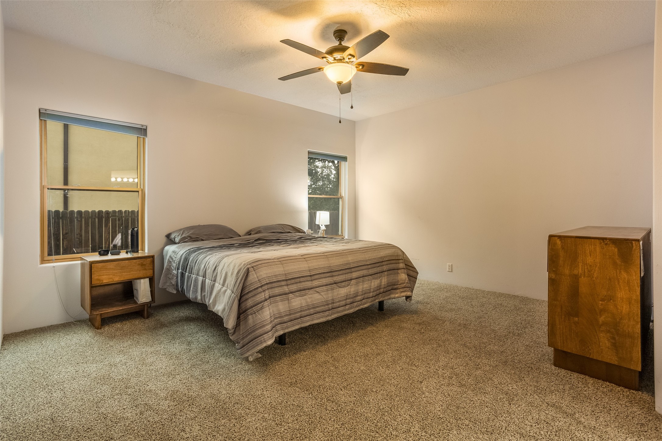 Santa Fe, New Mexico 87507, United States, 3 Bedrooms Bedrooms, ,2 BathroomsBathrooms,Residential,Active,32436