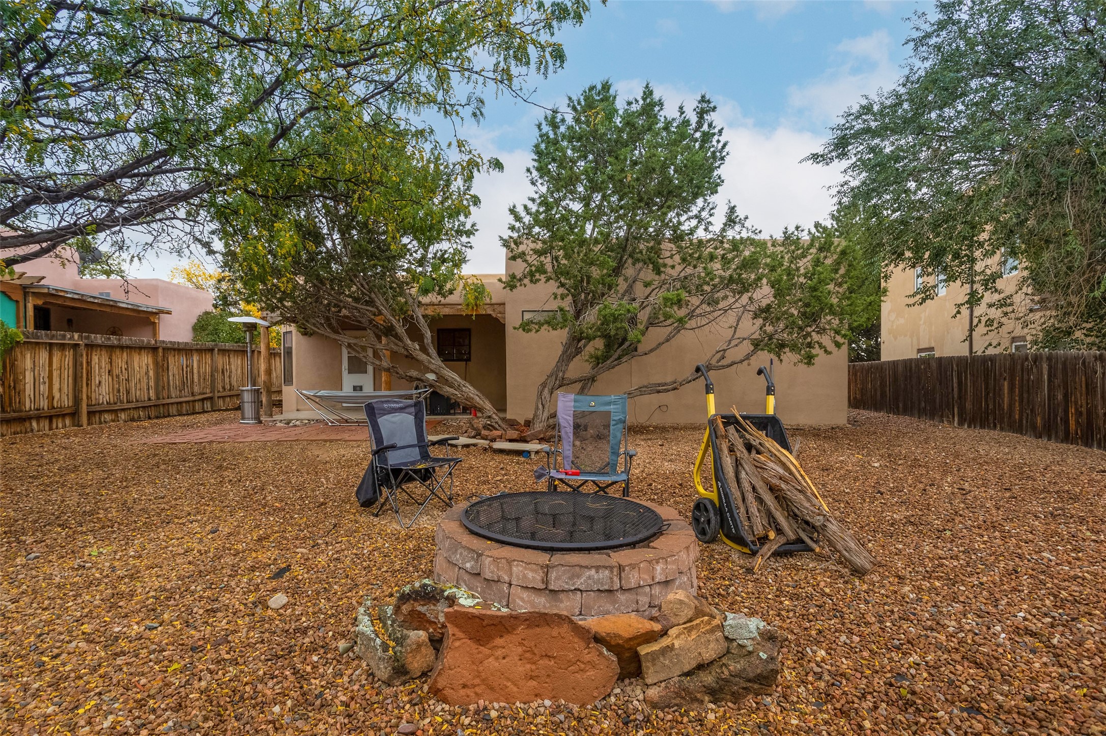 Santa Fe, New Mexico 87507, United States, 3 Bedrooms Bedrooms, ,2 BathroomsBathrooms,Residential,Active,32436