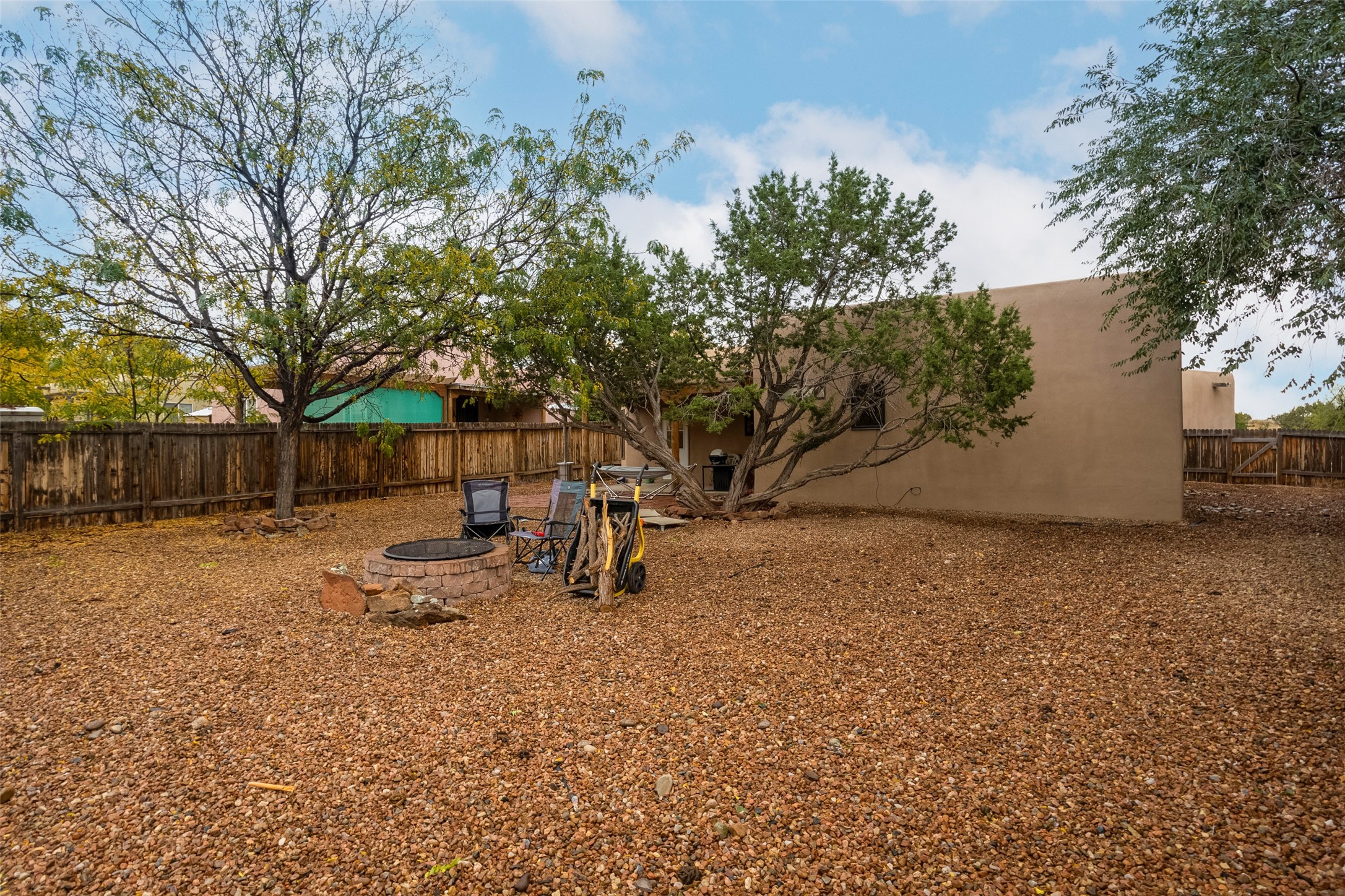 Santa Fe, New Mexico 87507, United States, 3 Bedrooms Bedrooms, ,2 BathroomsBathrooms,Residential,Active,32436