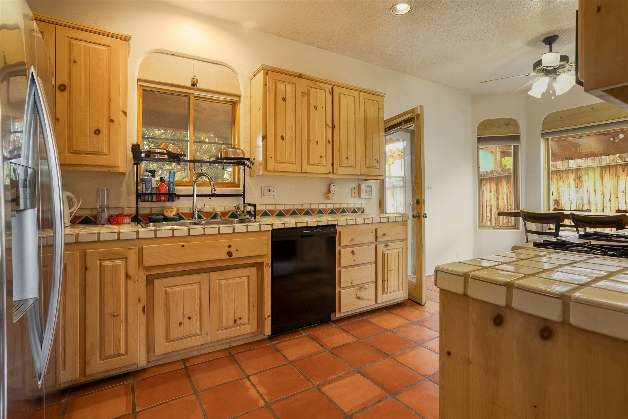 Santa Fe, New Mexico 87507, United States, 3 Bedrooms Bedrooms, ,2 BathroomsBathrooms,Residential,Active,32436