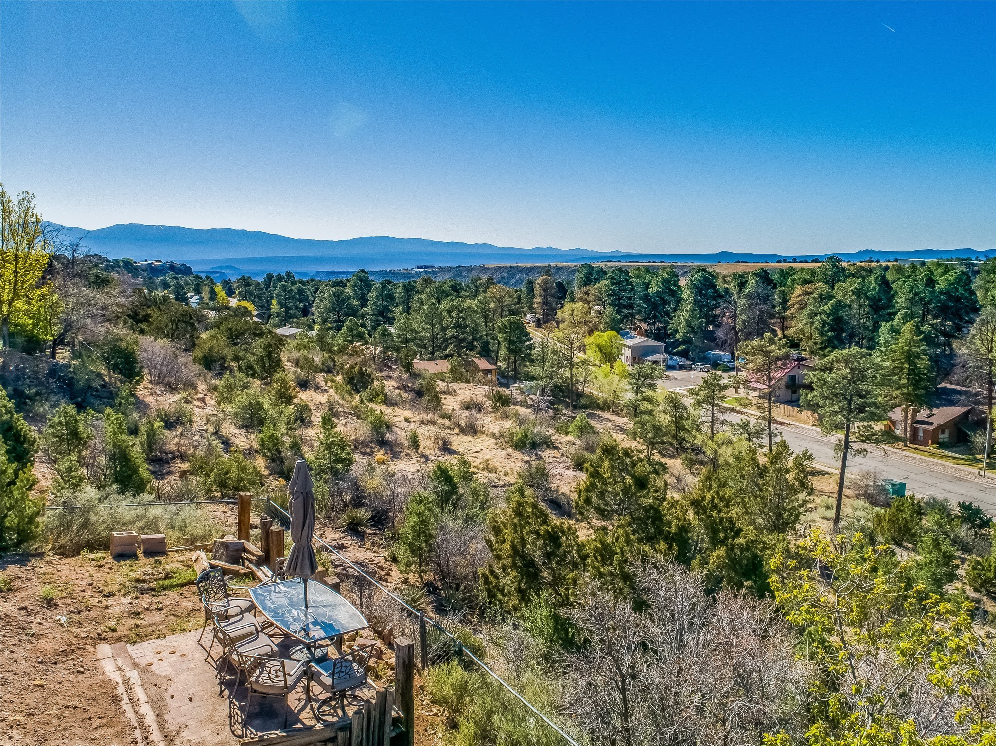 1023 Cheyenne Street, Los Alamos, New Mexico image 2