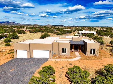 Photo of 39 Monterey Road, Santa Fe, NM 87508 (MLS # 202601548)