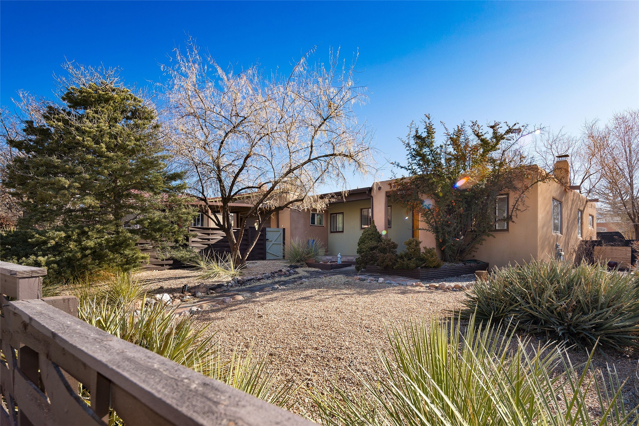 211 Sereno Drive, Santa Fe, New Mexico image 1