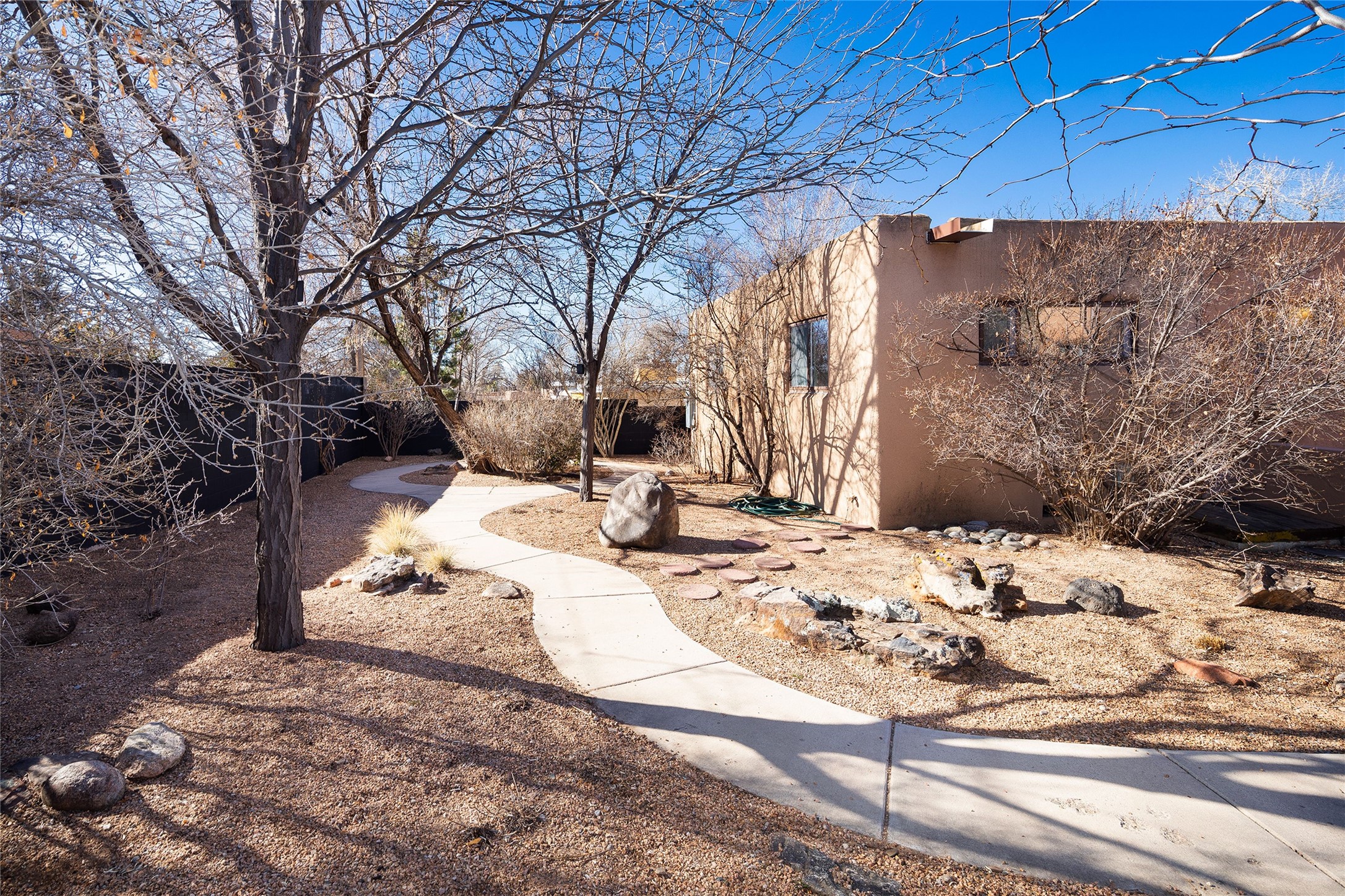 211 Sereno Drive, Santa Fe, New Mexico image 24