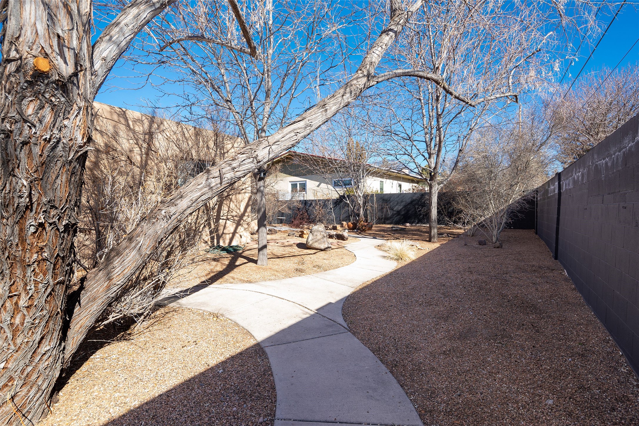 211 Sereno Drive, Santa Fe, New Mexico image 25