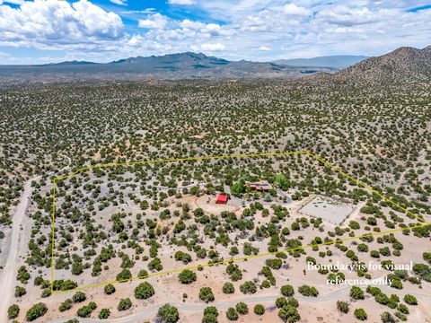 Tiny photo for 171 Silver Hills Road, Santa Fe, NM 87508 (MLS # 202601561)