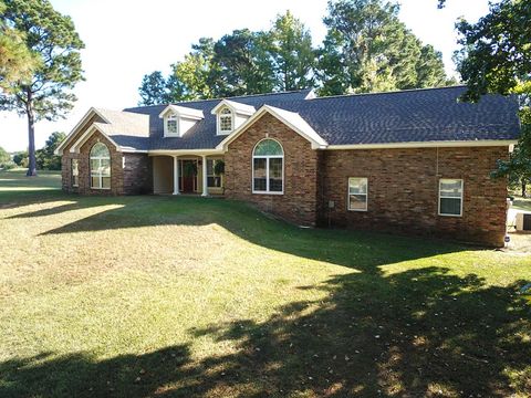 Photo of 781 Beaver Lake Drive, Texarkana, TX 75501 (MLS # 200278)