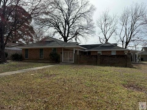 Photo of 2 Desoto Cir, Texarkana, TX 75503 (MLS # 203328)