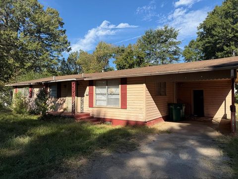 Photo of 3610 Davis St, Texarkana, TX 75501 (MLS # 200341)