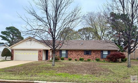Photo of 311 Loma Linda St, Wake Village, TX 75501 (MLS # 200737)