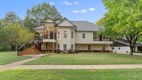 Photo of 6615 Wuthering Heights, Texarkana, NA 71584 (MLS # 200269)