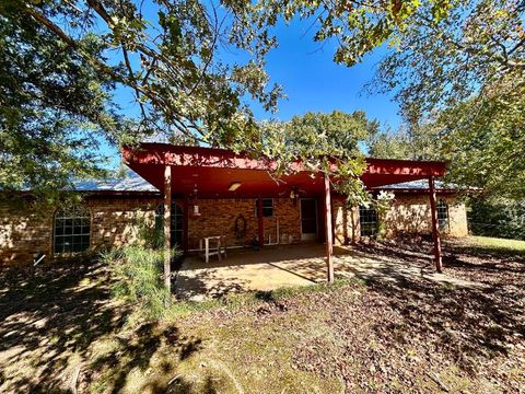 Photo of 320 Cr 2114, Douglassville, TX 75560 (MLS # 200476)