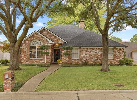 Photo of 3409 Williamsburg Lane, Texarkana, TX 75503 (MLS # 200455)