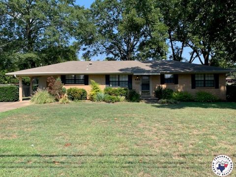 Photo of 403 Redwater Rd, Wake Village, TX 75501 (MLS # 118685)