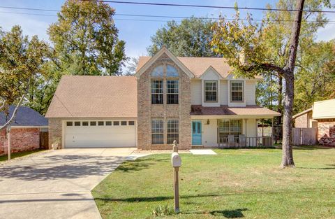 Photo of 404 Cody Ave, Wake Village, TX 75501 (MLS # 200429)