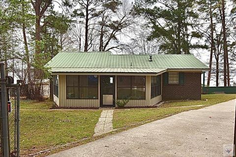 Photo of 40 County Road 2031, Taylor, AR 71861 (MLS # 204435)