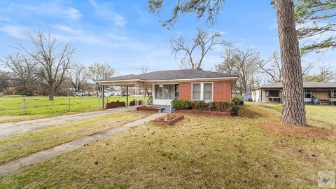 Photo of 315 Charles St, Texarkana, AR 71854 (MLS # 203329)