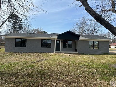 Photo of 615 N McCoy Blvd, New Boston, TX 75570 (MLS # 204395)