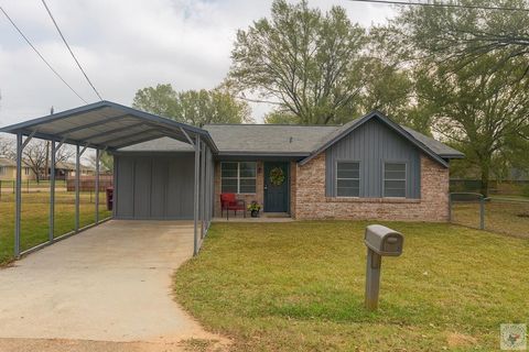 Photo of 904 Becky St, Queen City, TX 75572 (MLS # 200816)