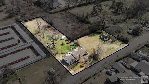 Photo of 608 Thatcher St, Texarkana, AR 71854 (MLS # 203290)