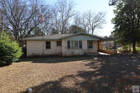 Photo of 1221 Webb St, Dangerfield, TX 75638 (MLS # 202019)