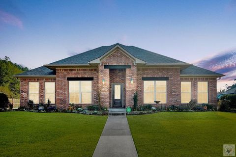 Photo of 3603 Sylvia Dr, Texarkana, TX 75503 (MLS # 200773)