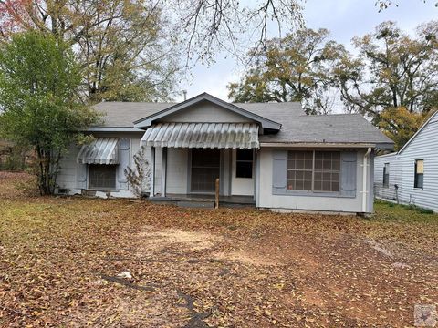 Photo of 733 Arizona Ave, Wake Village, TX 75501 (MLS # 200818)