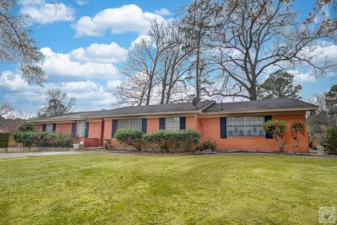 Photo of 201 Melrose Dr, Texarkana, TX 75501 (MLS # 200932)