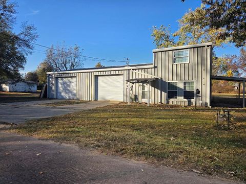 Photo of 320 Utah St, Avery, TX 75554 (MLS # 200569)