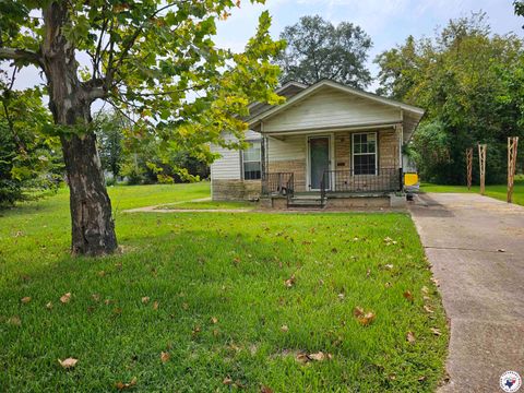 Photo of 2105 W 9th St, Texarkana, TX 75501 (MLS # 118651)