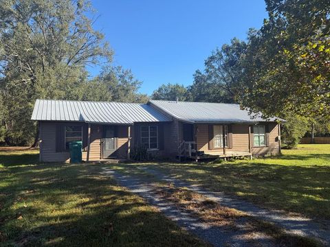 Photo of 221 E Browning St, De Kalb, TX 75559 (MLS # 200522)