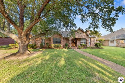 Photo of 48 Fernwood Dr, Texarkana, TX 75503 (MLS # 118665)