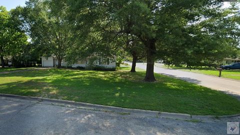 Photo of 207 S Ellis St, New Boston, TX 75570 (MLS # 200810)