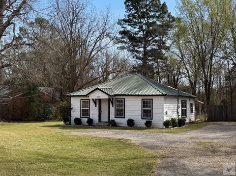 Photo of 500 E Front St, Naples, TX 75568 (MLS # 203309)